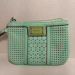 NINE WEST Turquoise Perforated Faux Patent Logo Zip Wallet Wristlet Pre-Owned